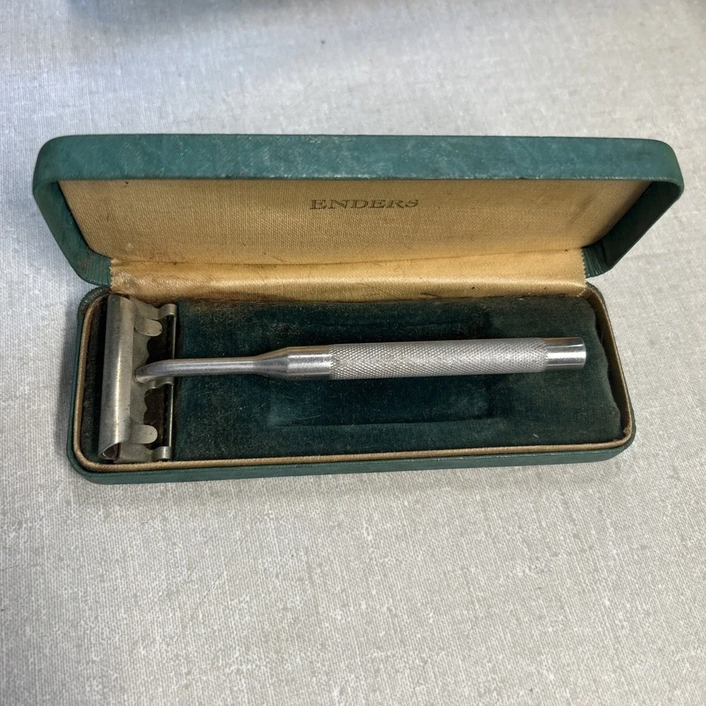 Antique Wm Enders Single Edge Safety Razor Set in Case  - Pat 05 07